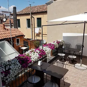 al-portico-guest-house.hotelinveneto.com/